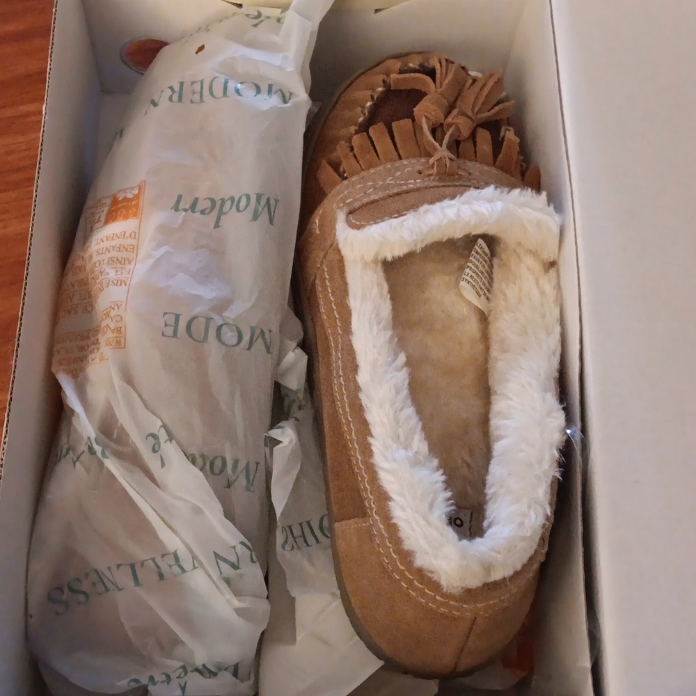 Women's size 7-8 moccasins, never worn